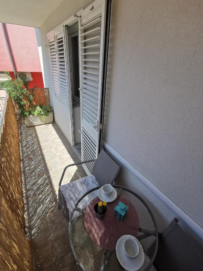 Apartman Jela Šibenik Exterior foto